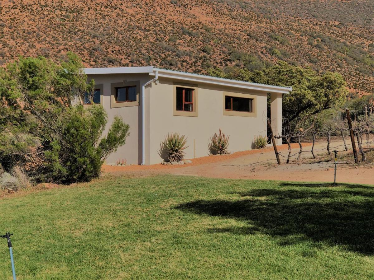 Oaksrest Vineyards Guest Farm Hotel Ladismith Buitenkant foto
