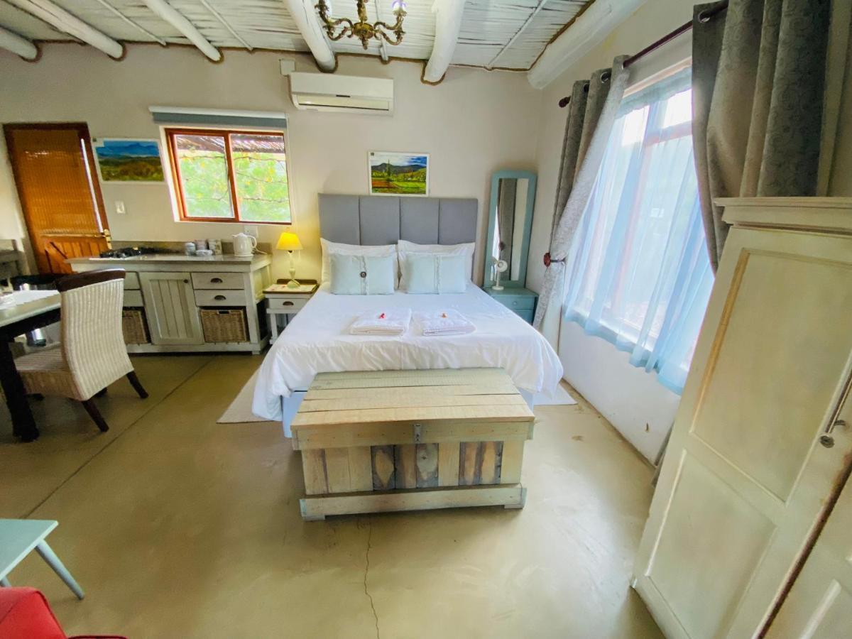 Oaksrest Vineyards Guest Farm Hotel Ladismith Buitenkant foto