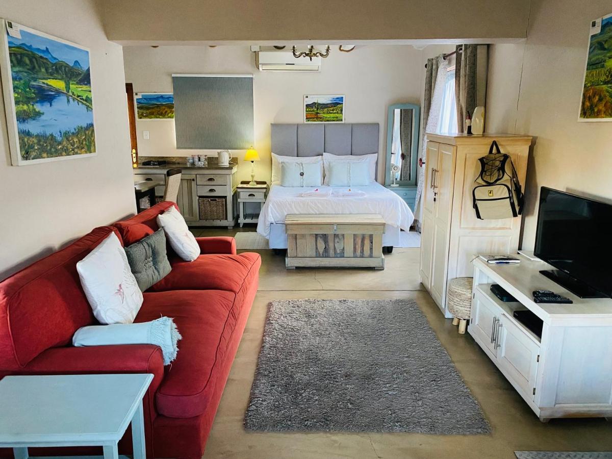 Oaksrest Vineyards Guest Farm Hotel Ladismith Buitenkant foto