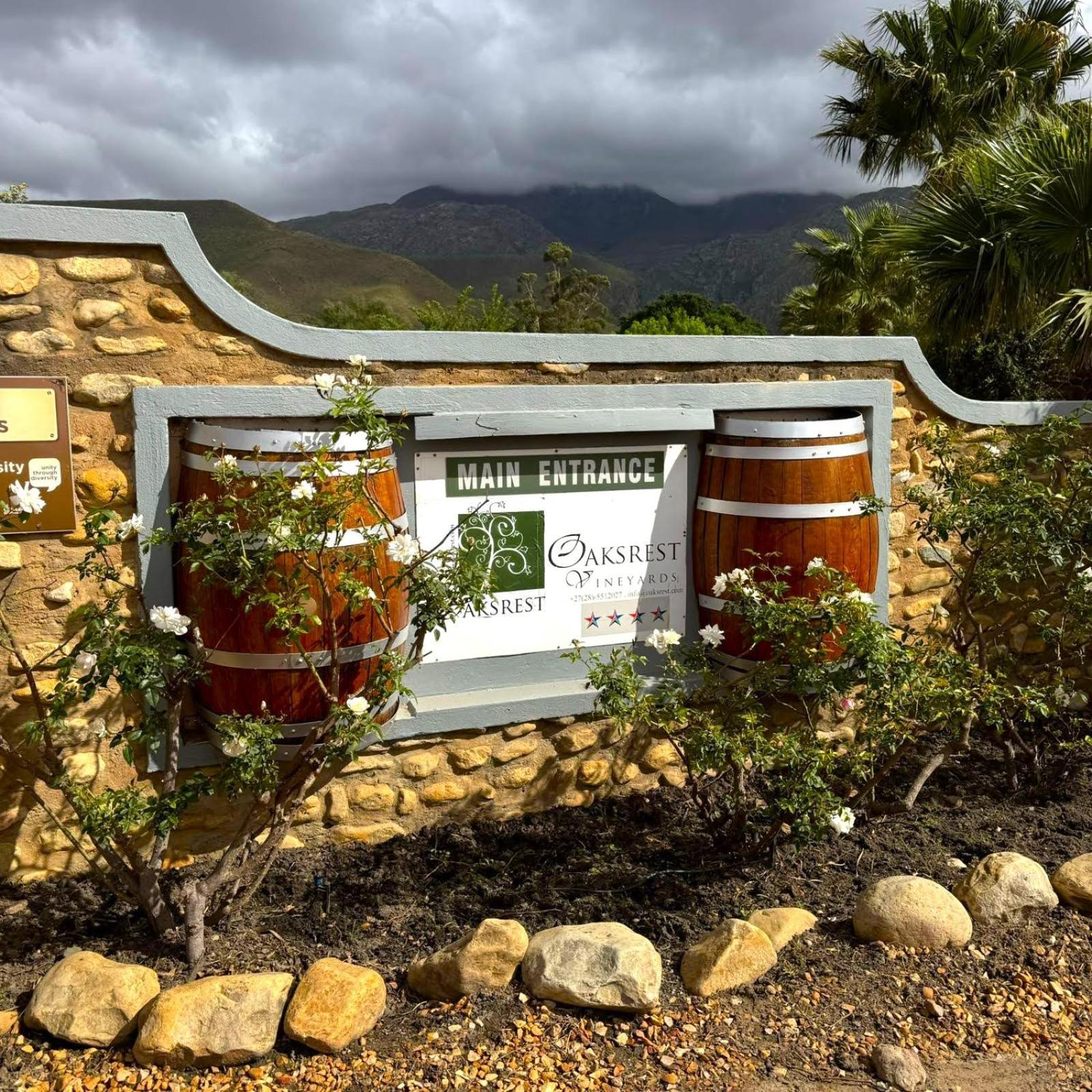 Oaksrest Vineyards Guest Farm Hotel Ladismith Buitenkant foto