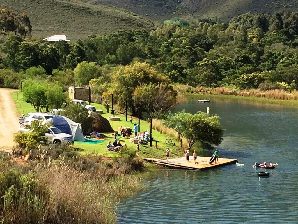 Oaksrest Vineyards Guest Farm Hotel Ladismith Buitenkant foto