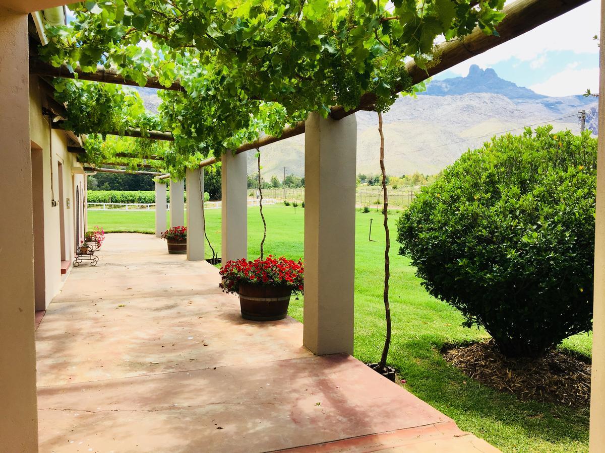 Oaksrest Vineyards Guest Farm Hotel Ladismith Buitenkant foto
